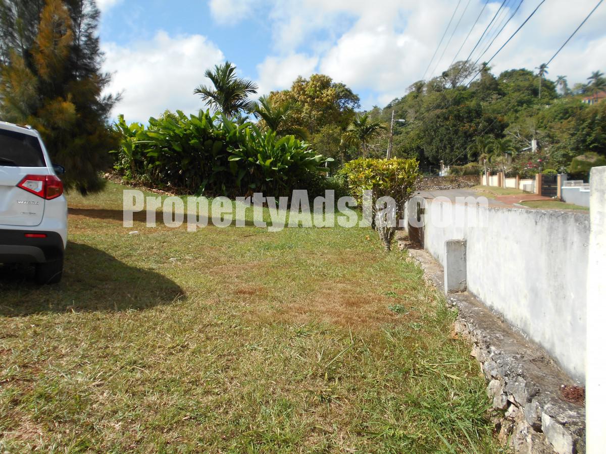 House For Sale in Cedar Grove Mandeville, Manchester Jamaica