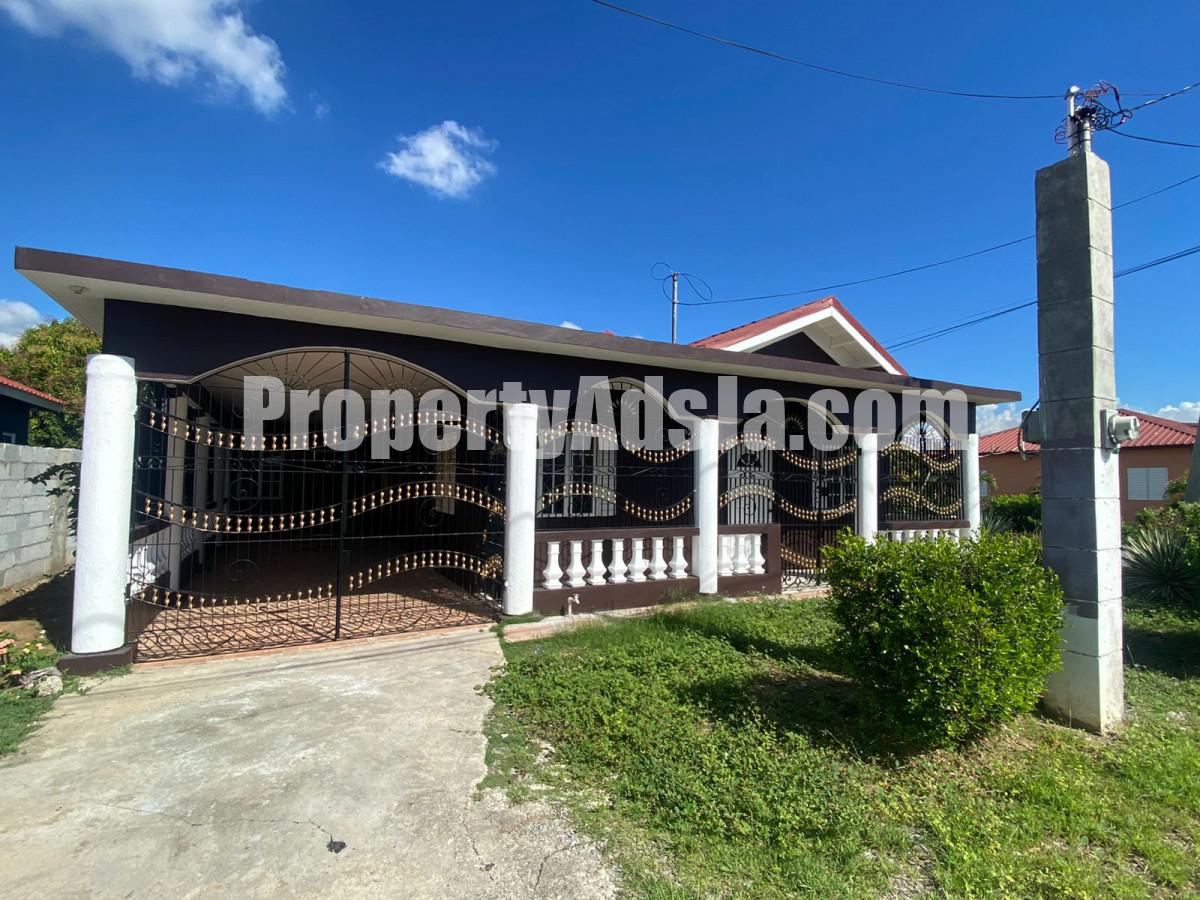 Apartment For Rent in Portmore, St. Catherine Jamaica