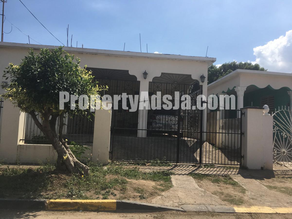 House For Sale in Portmore Pines, St. Catherine Jamaica