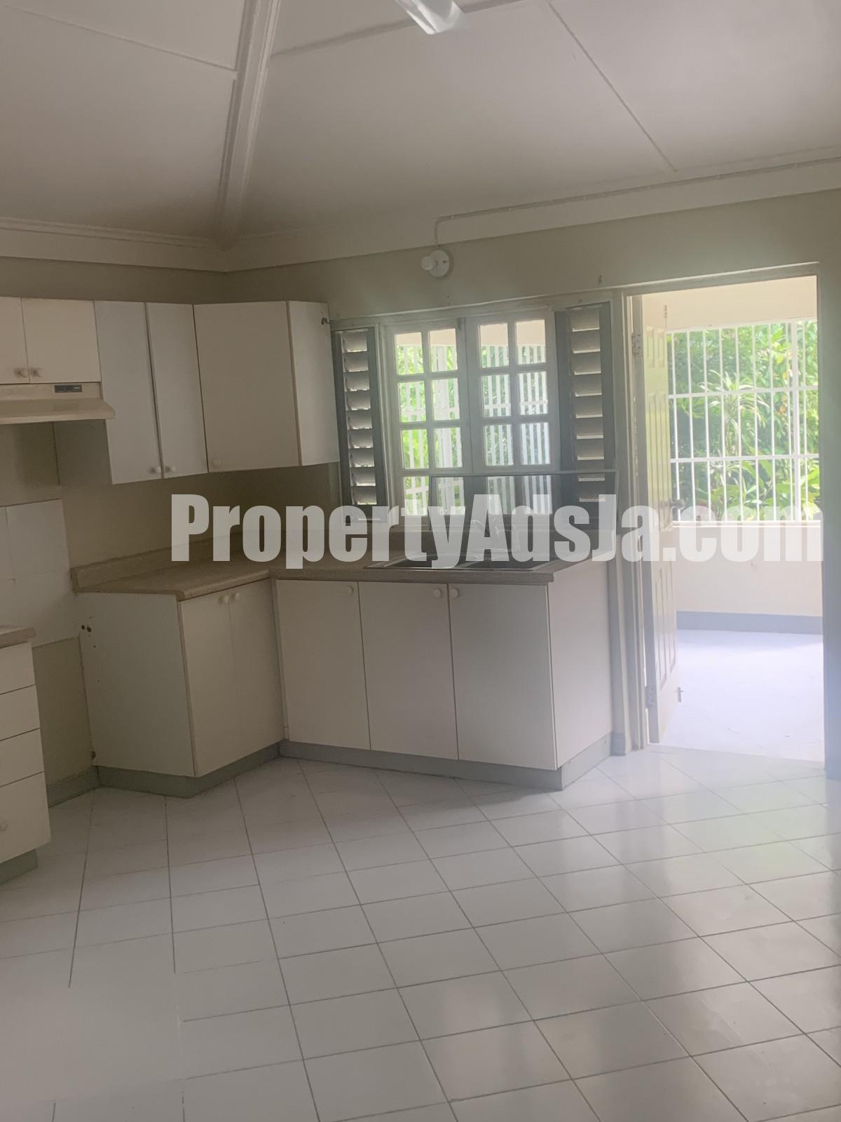 Apartment For Rent in Coopers hills Redhills, Kingston / St. Andrew