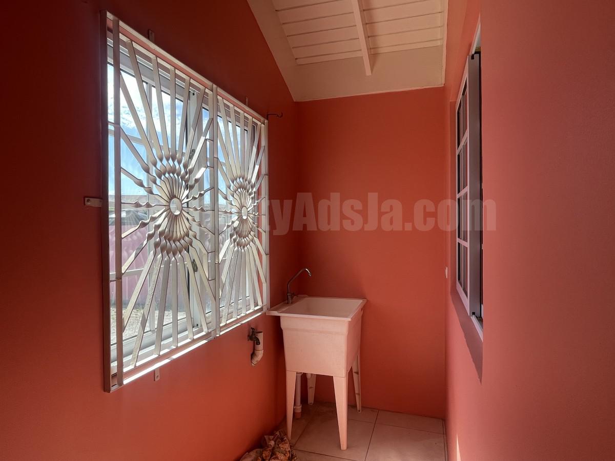 House For Rent in Portmore, St. Catherine Jamaica photo 6