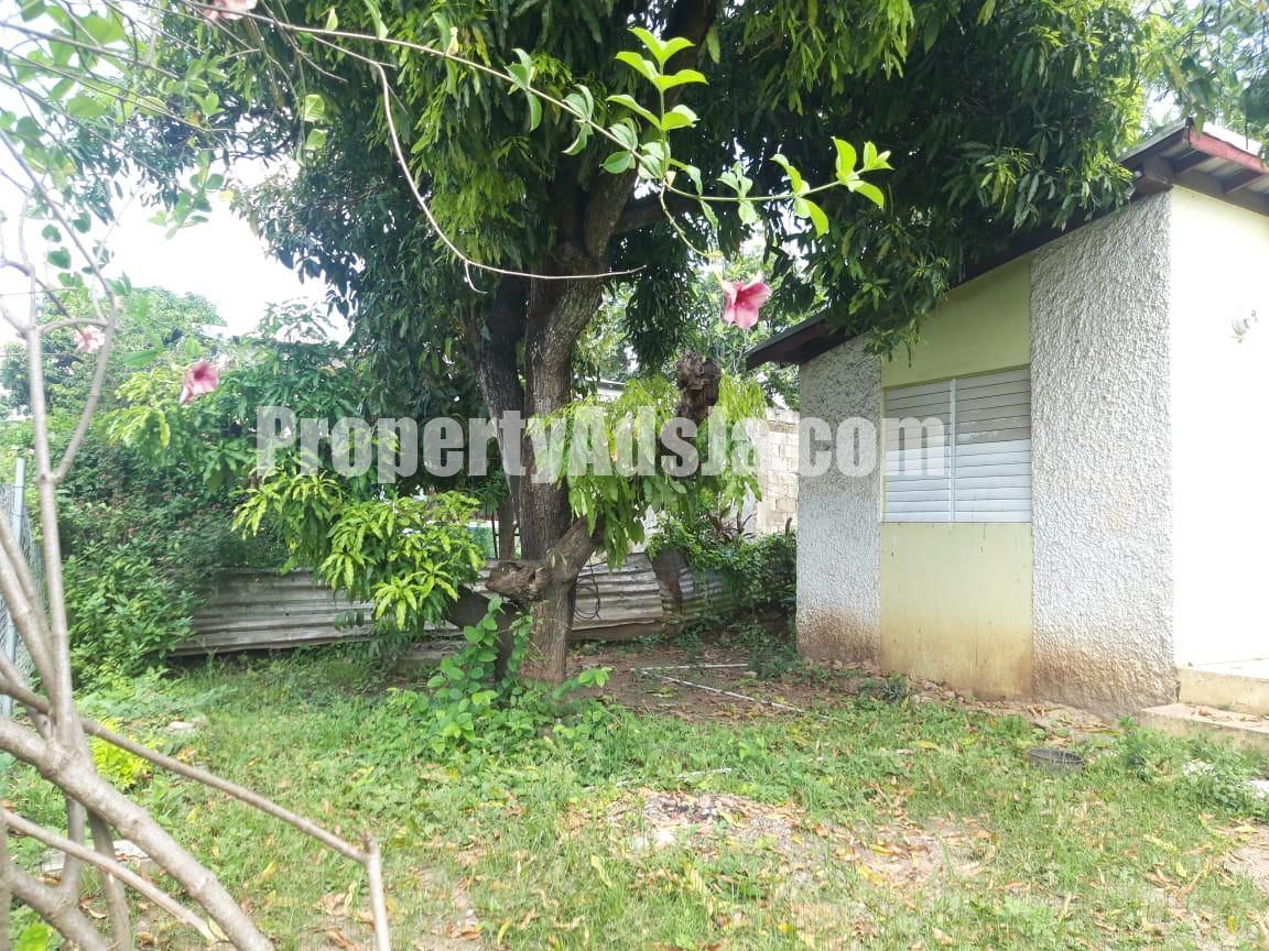 House For Sale in Nightindale grove Gutters Old Harbour, St. Catherine Jamaica