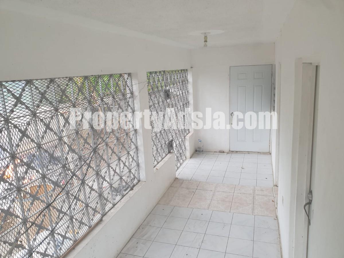 House For Sale in May Pen, Clarendon Jamaica