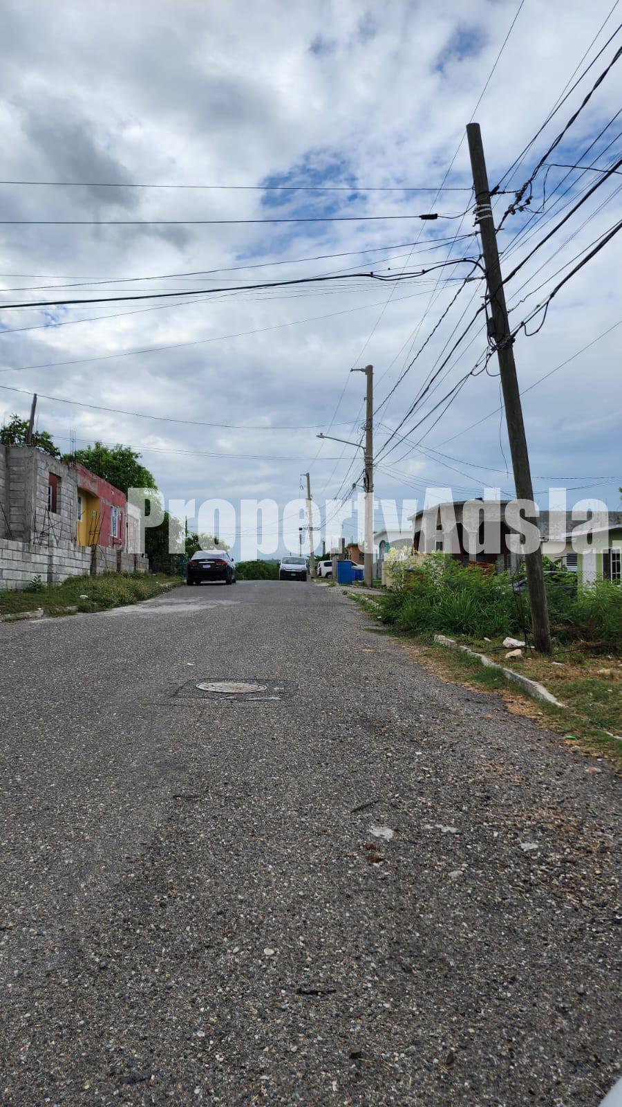 House For Sale in LONGVILLE PARK SECTOR T, Clarendon Jamaica