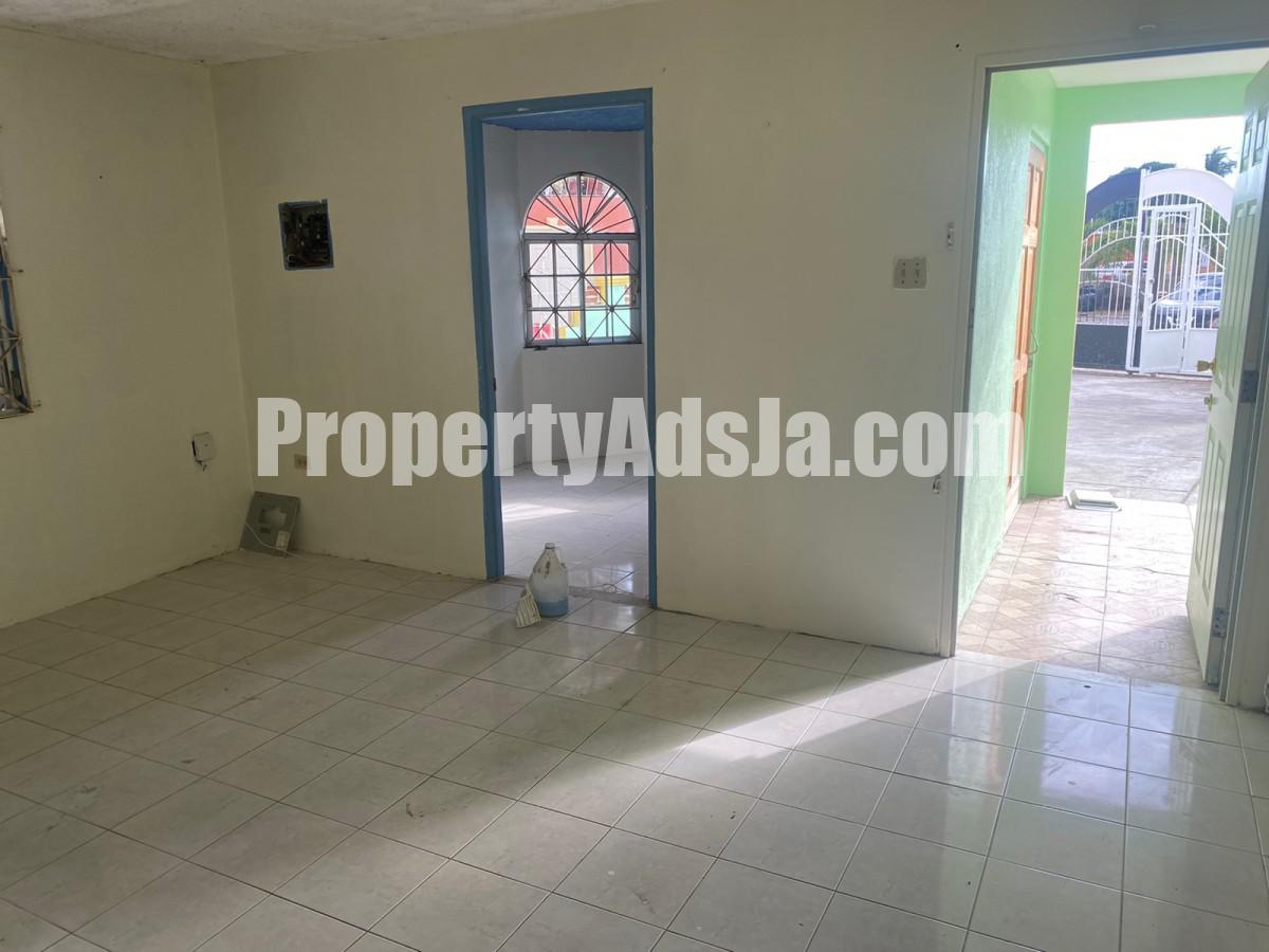 Flat For Rent in Innswood Village, St. Catherine Jamaica