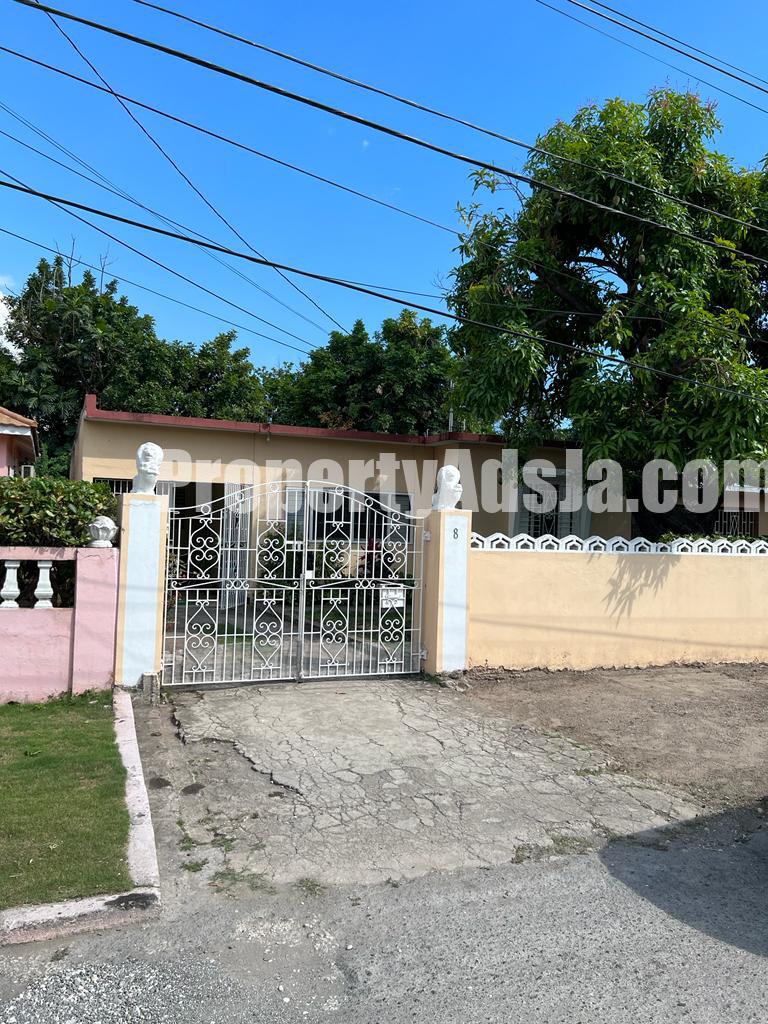 House For Rent in Pembroke Hall, Kingston / St. Andrew Jamaica
