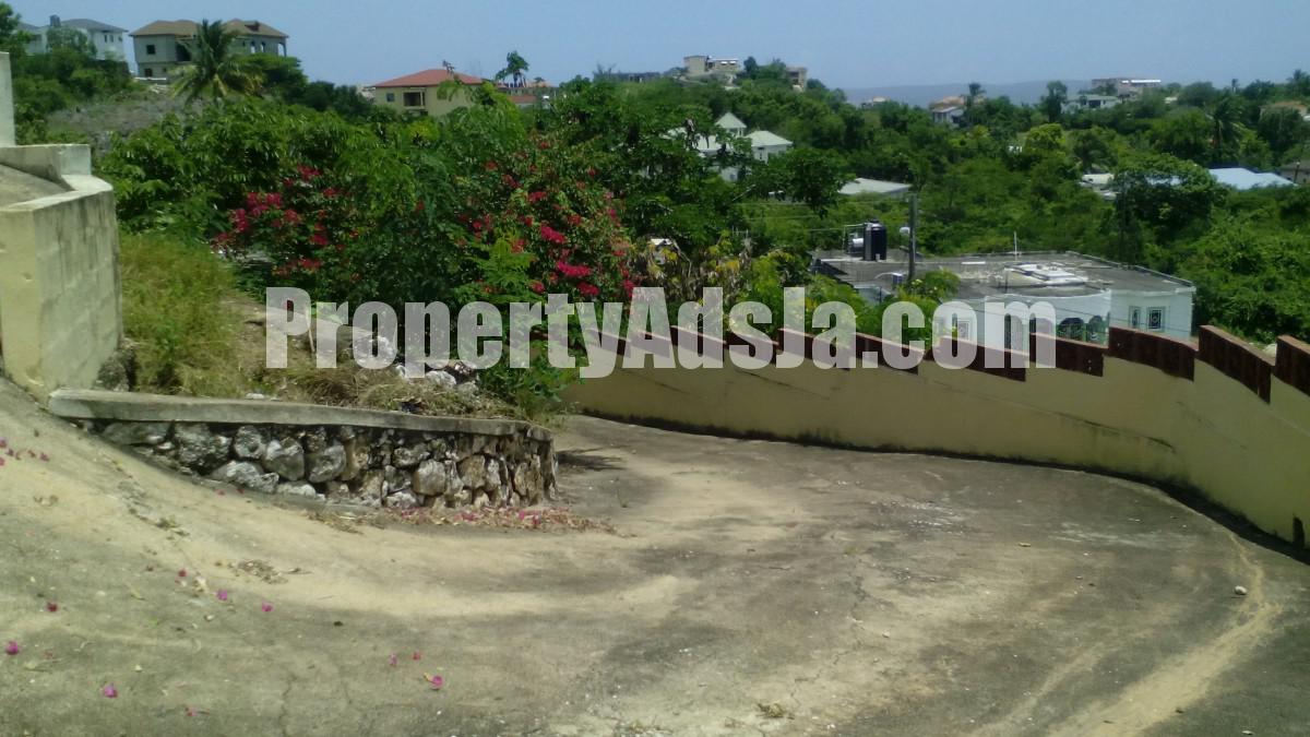 House For Rent in St Jago Heights, St. Catherine Jamaica