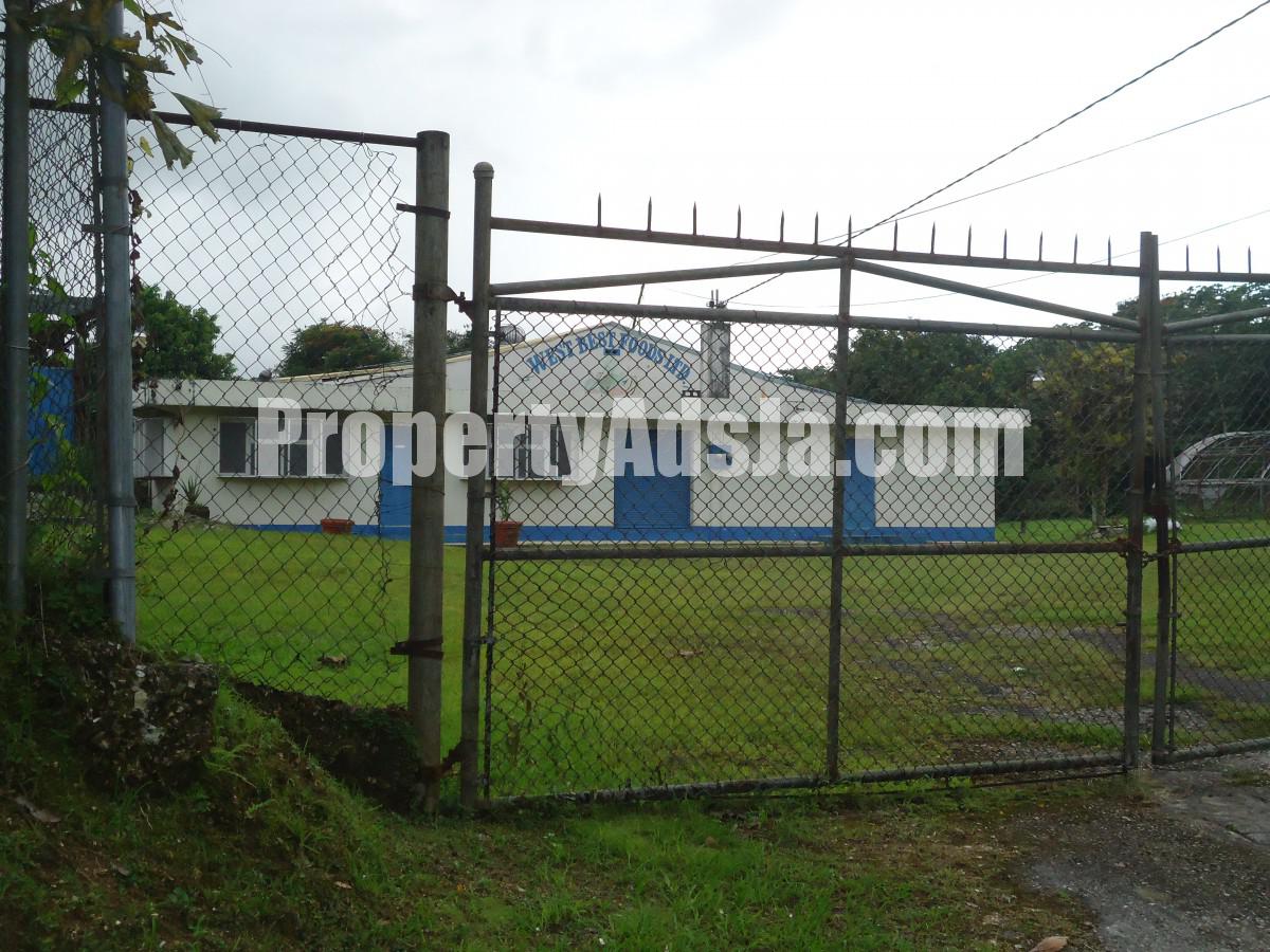 Commercial building For Sale in DARLISTON, Westmoreland Jamaica