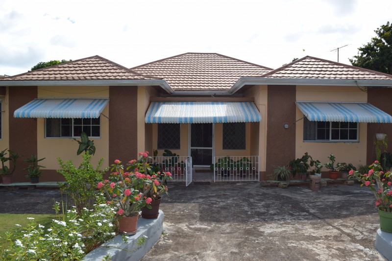 House For Sale in Pratville, Manchester Jamaica