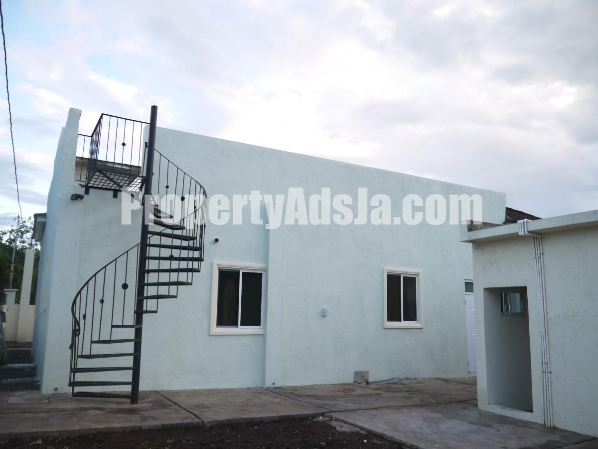 House For Sale in Mona Heights, Kingston / St. Andrew Jamaica
