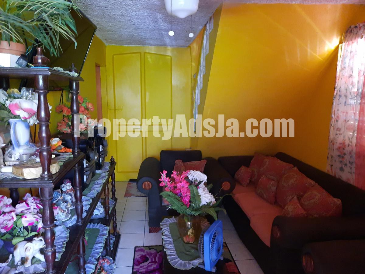 House For Sale in Manley Meadows Kgn 2, Kingston / St. Andrew Jamaica