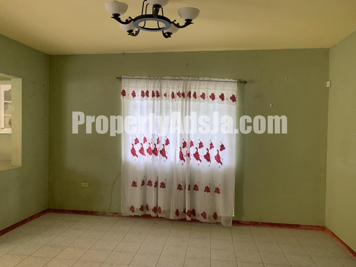 House For Sale in Villa Palm Estate Spanish Town, St. Catherine Jamaica