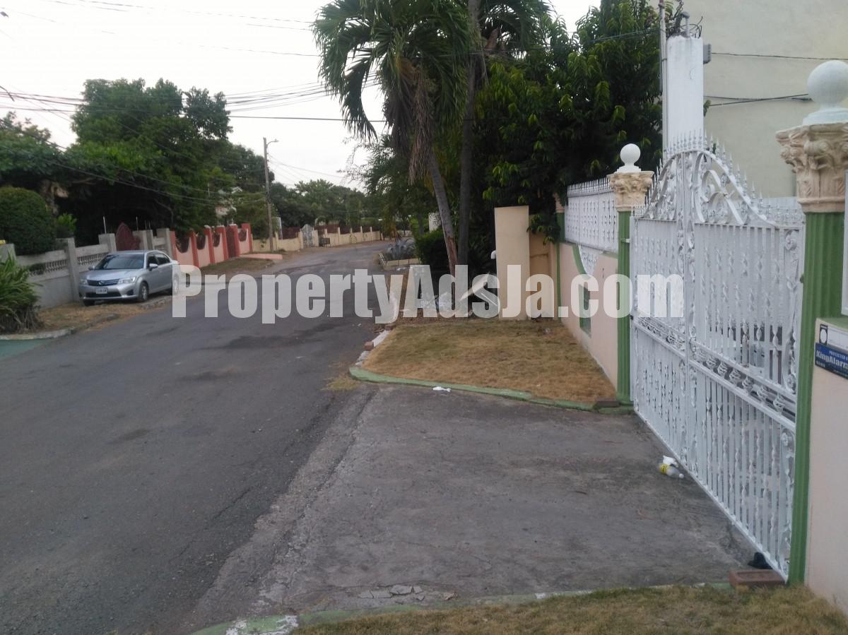 House For Rent in Midland Drive, Kingston / St. Andrew Jamaica