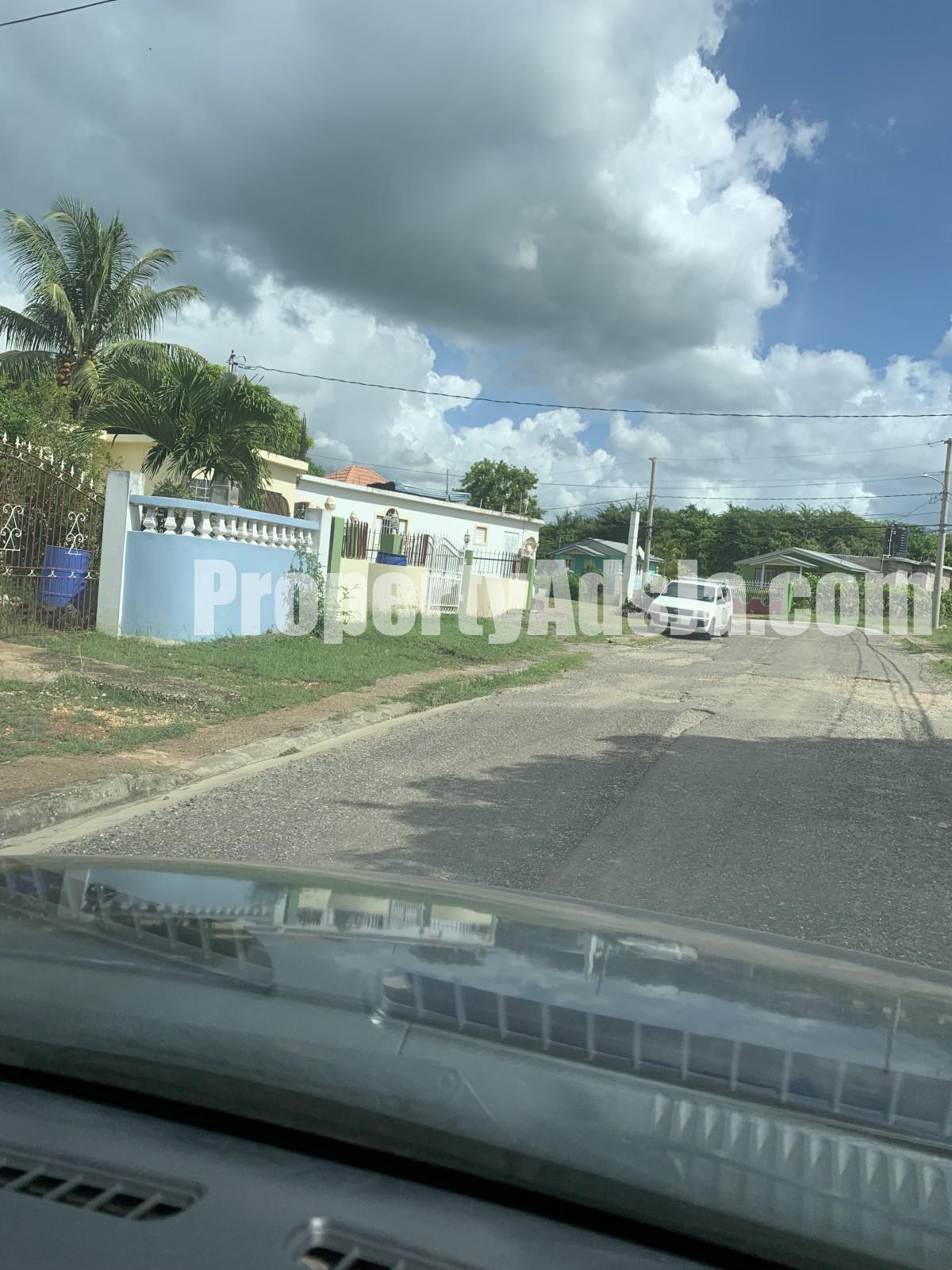 House For Sale in Kennedy Grove, Clarendon Jamaica