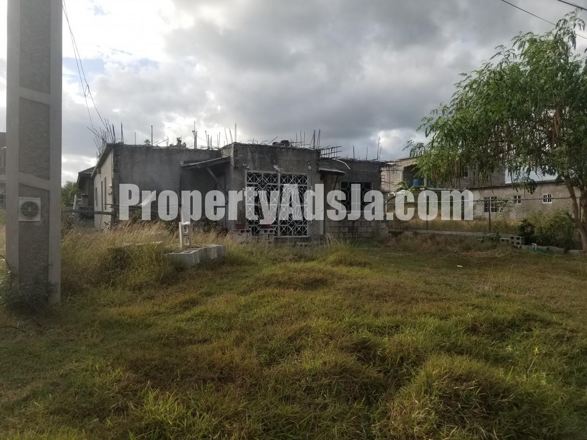 House For Sale in Sydenham Gardens, St. Catherine Jamaica