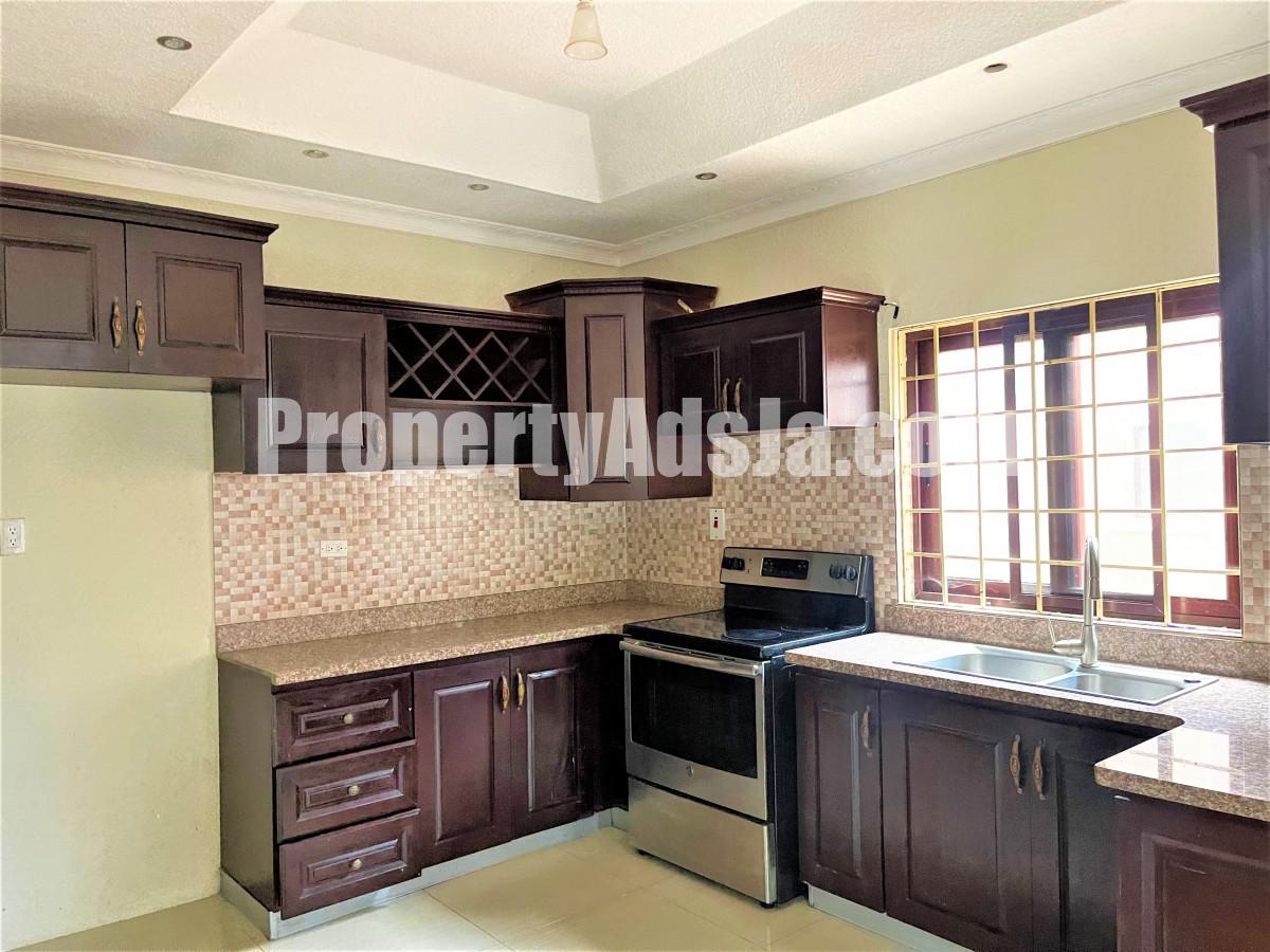 Apartment For Rent in KINGSTON 6, Kingston / St. Andrew Jamaica