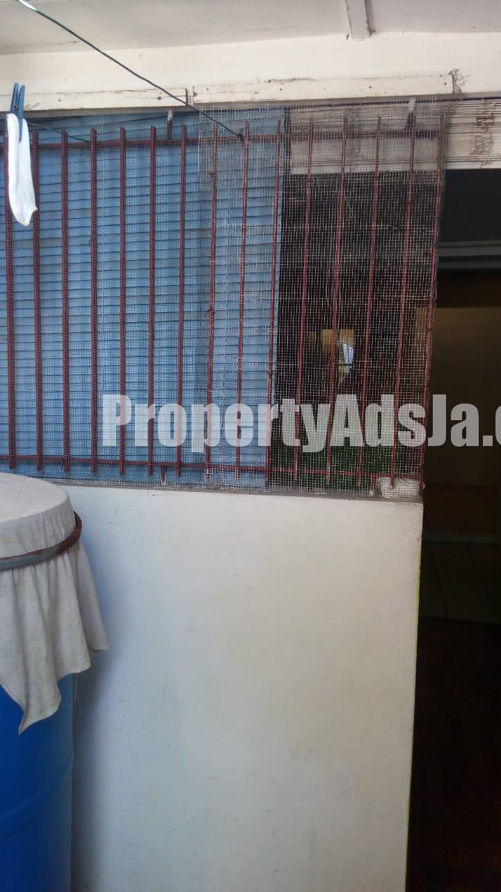 House For Rent in Meadowbrook Park Kgn 19, Kingston / St. Andrew