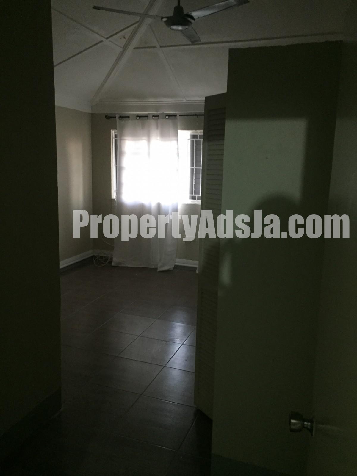 Flat For Rent in coopershills Redhills, Kingston / St. Andrew Jamaica
