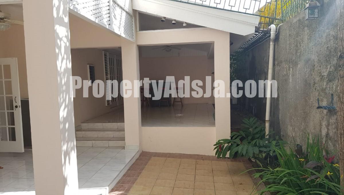 Townhouse For Rent in Norbrook, Kingston / St. Andrew Jamaica