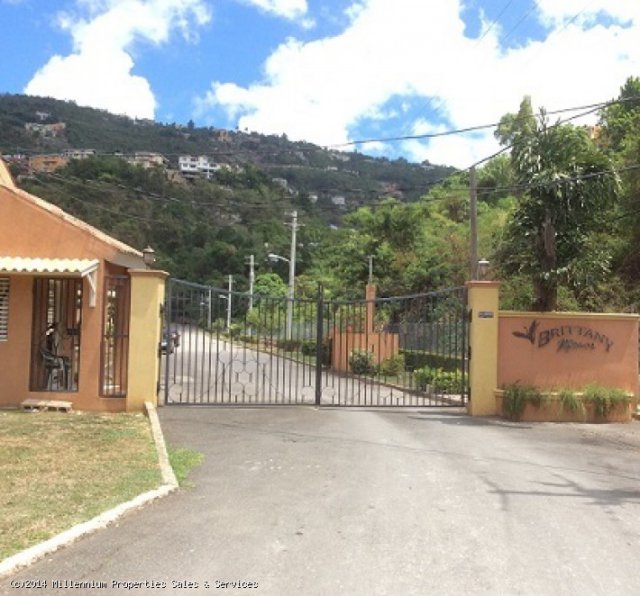 Townhouse For Sale in Havendale, Kingston / St. Andrew Jamaica