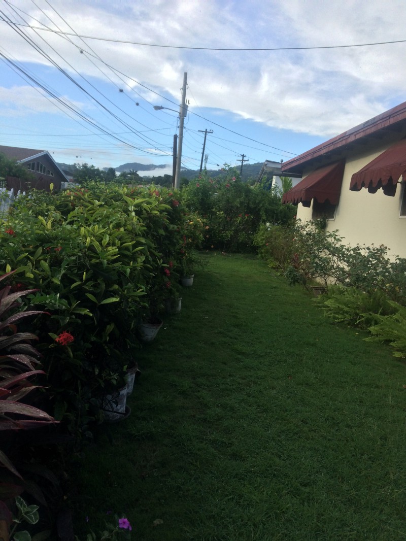 House For Sale in SHORTWOOD ROAD AREA KGN 8, Kingston / St. Andrew