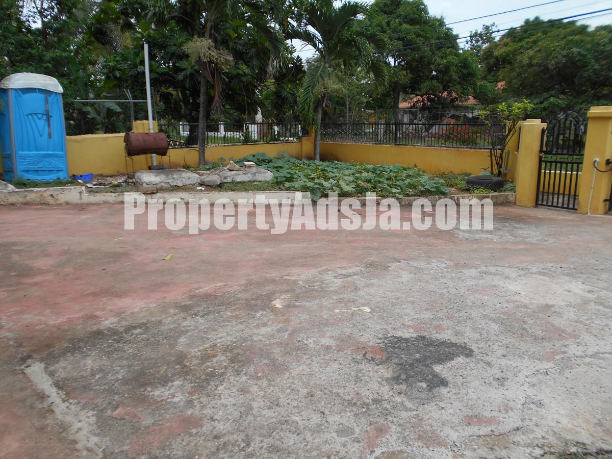 House For Sale in Toll Gate, Clarendon Jamaica