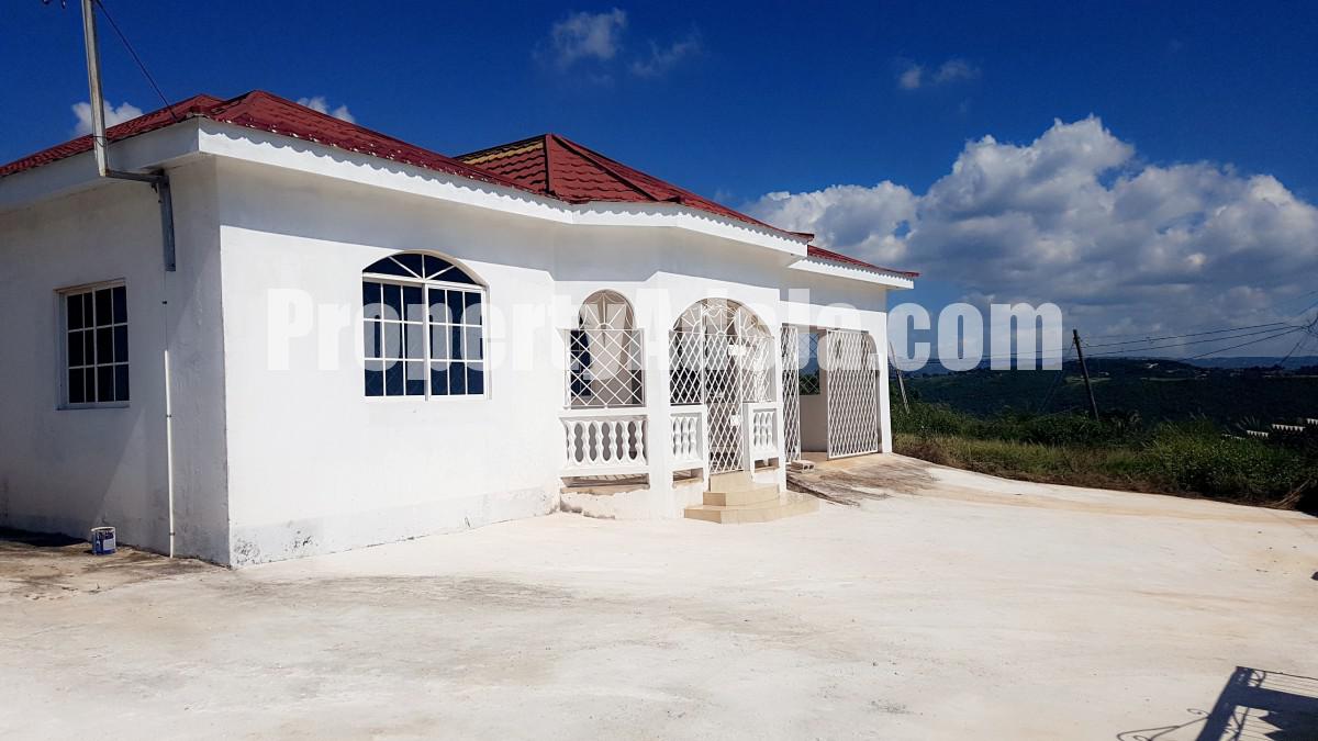 House For Sale in Top Hill St Elizabeth, St. Elizabeth Jamaica