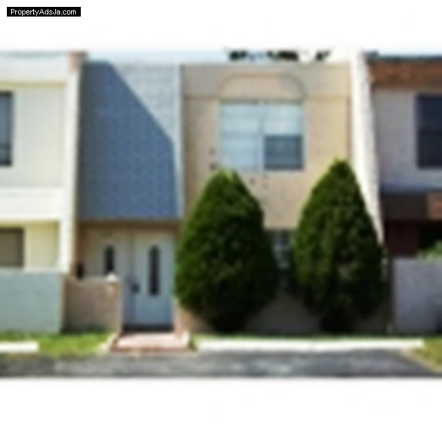 Townhouse For Sale in Tamarac Broward County, Kingston / St. Andrew Jamaica