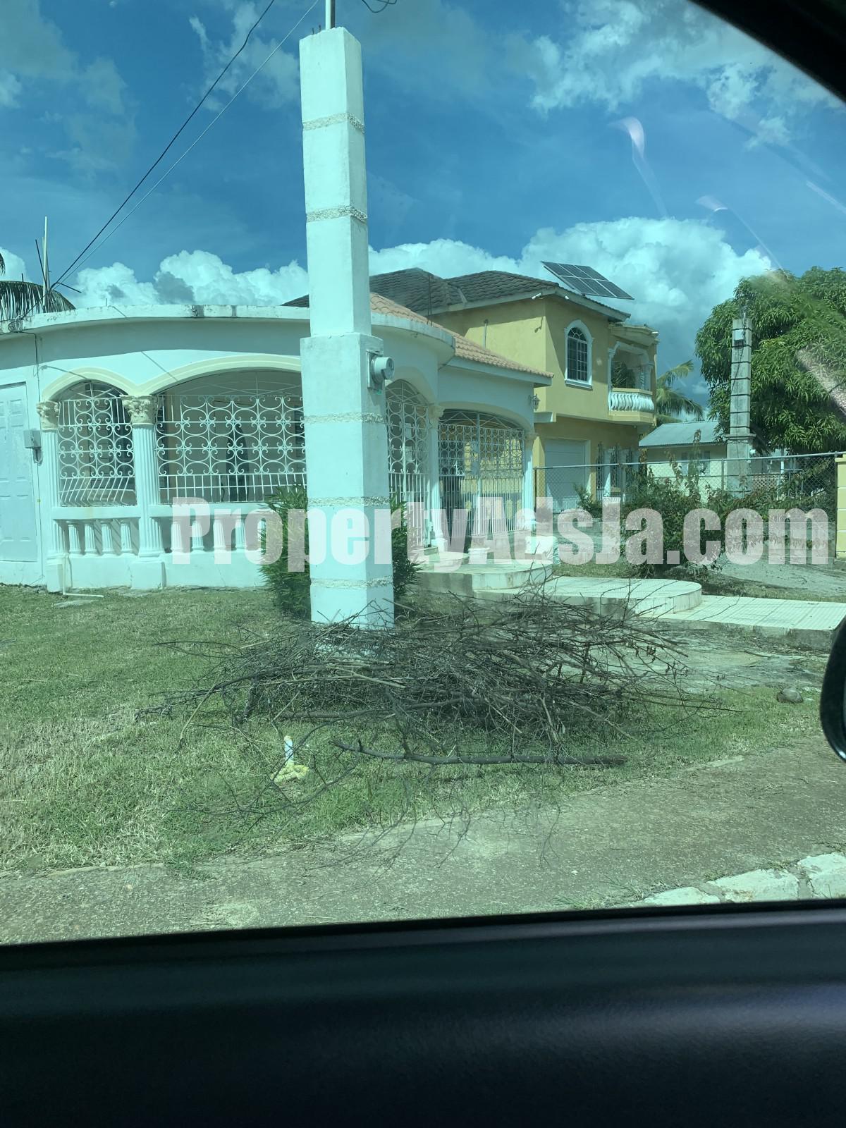 House For Sale in Kennedy Grove, Clarendon Jamaica