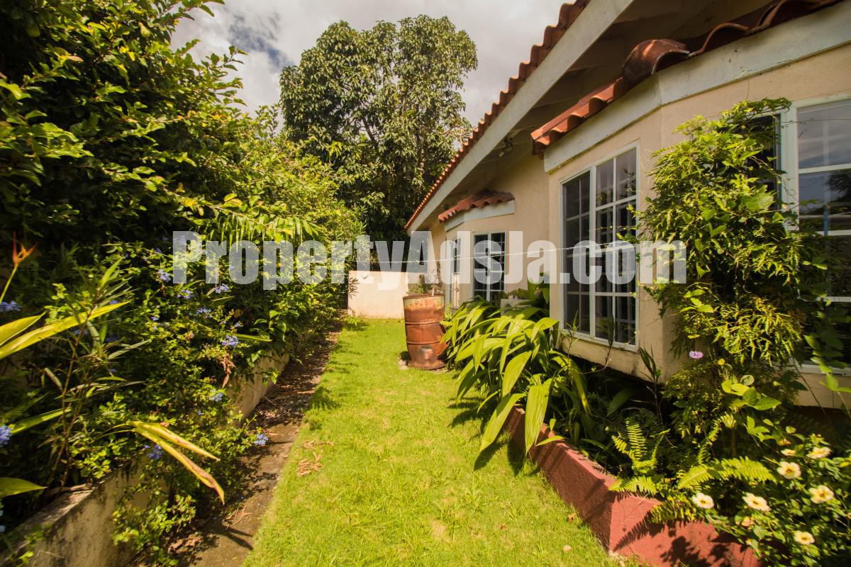 House For Sale in Cherry Gardens, Kingston / St. Andrew Jamaica