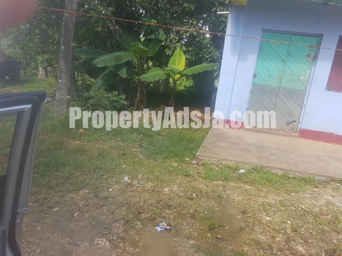 Commercial building For Sale in Kellits, Clarendon Jamaica