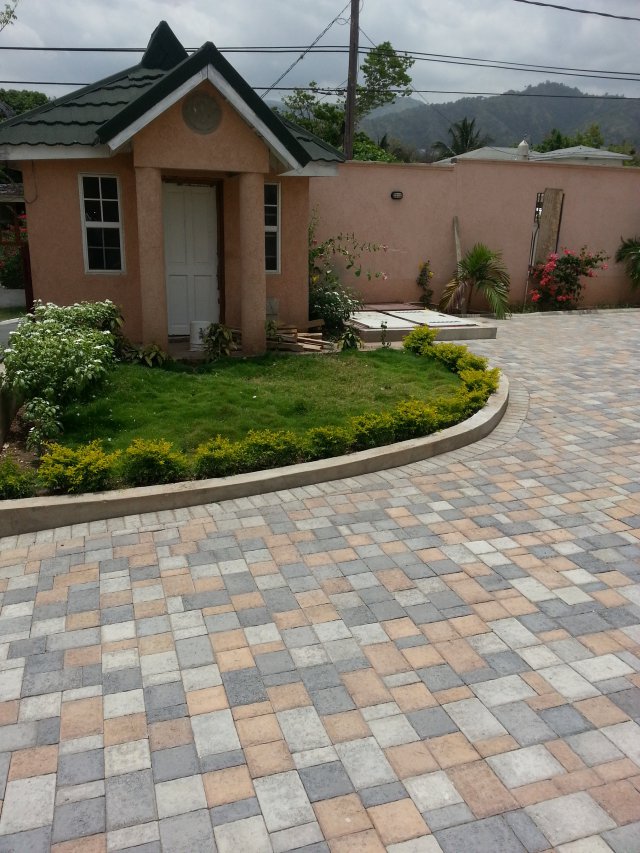 Townhouse For Sale in LIGUANEA, Kingston / St. Andrew Jamaica