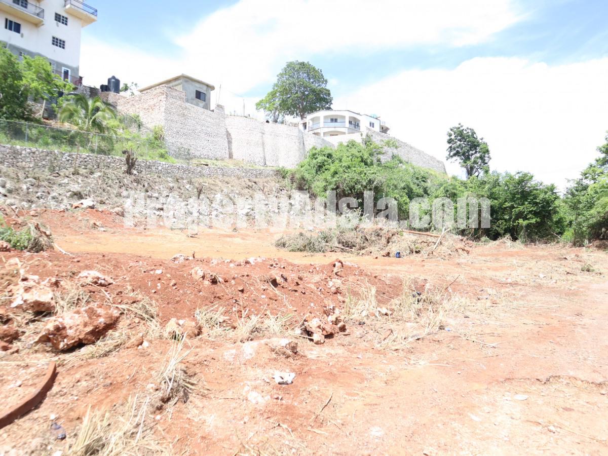 Land For Sale in Red hills, Kingston / St. Andrew Jamaica