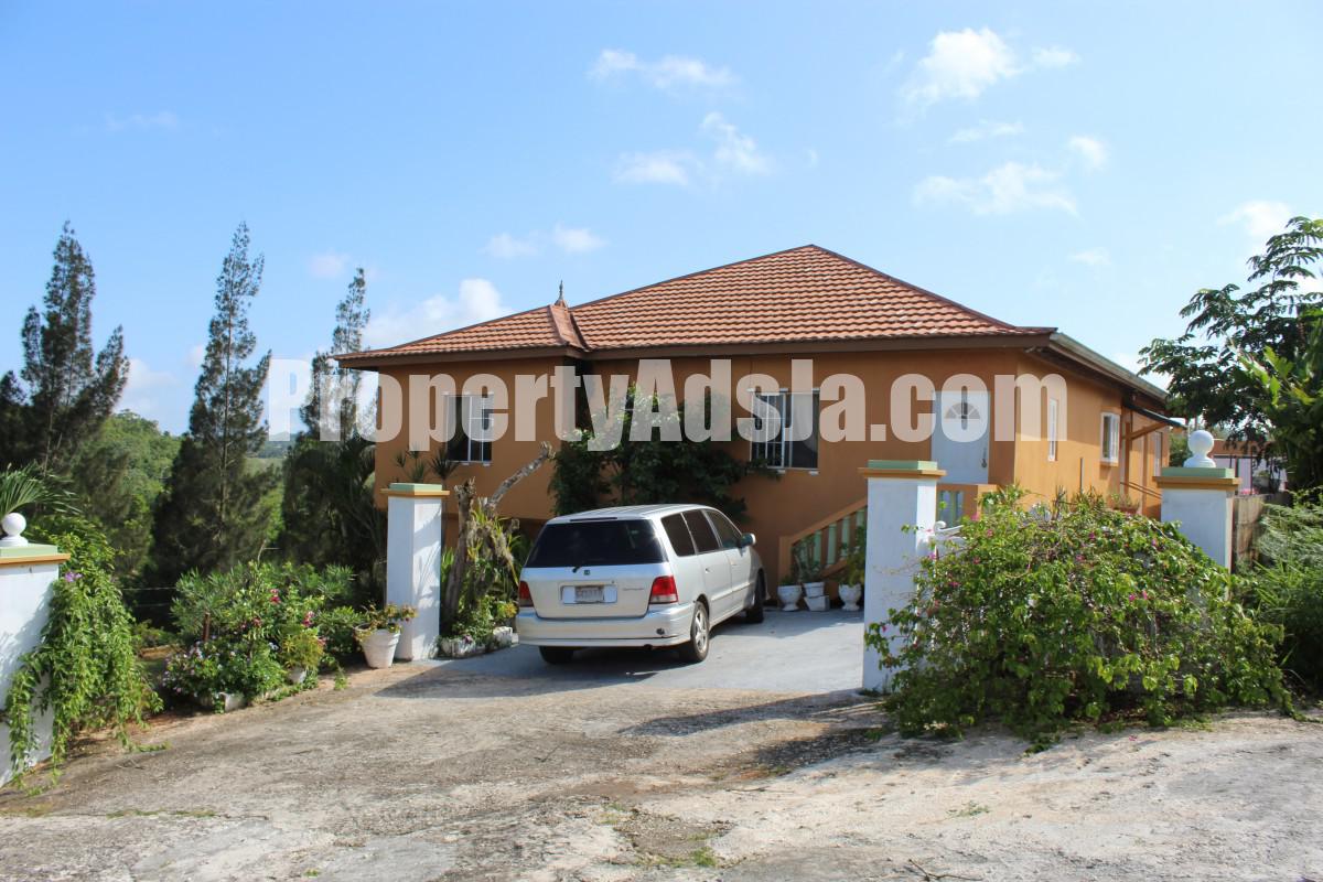 House For Sale in Knockpatrick, Manchester Jamaica