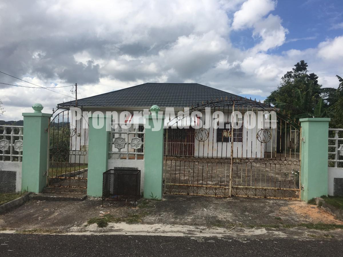 House For Sale in KnockPatrick, Manchester Jamaica