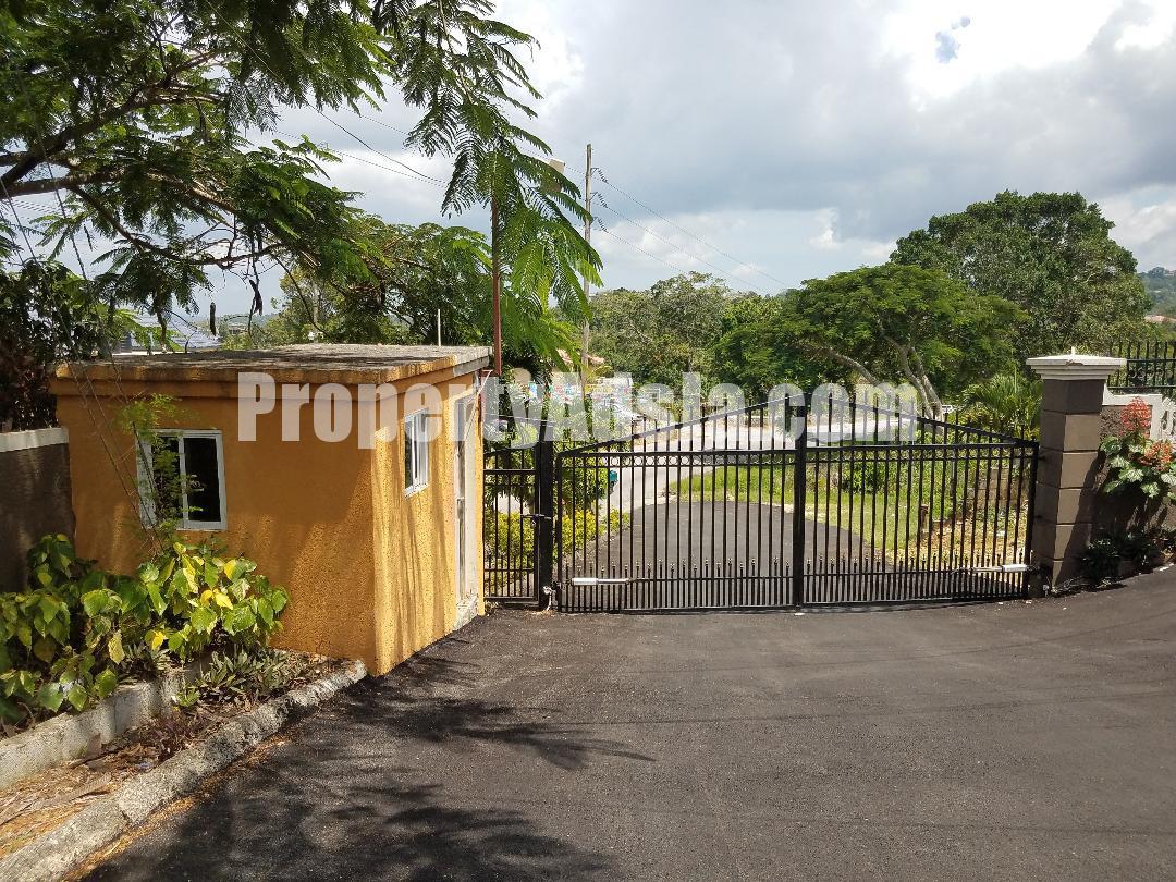Townhouse For Sale in Greenvale, Manchester Jamaica