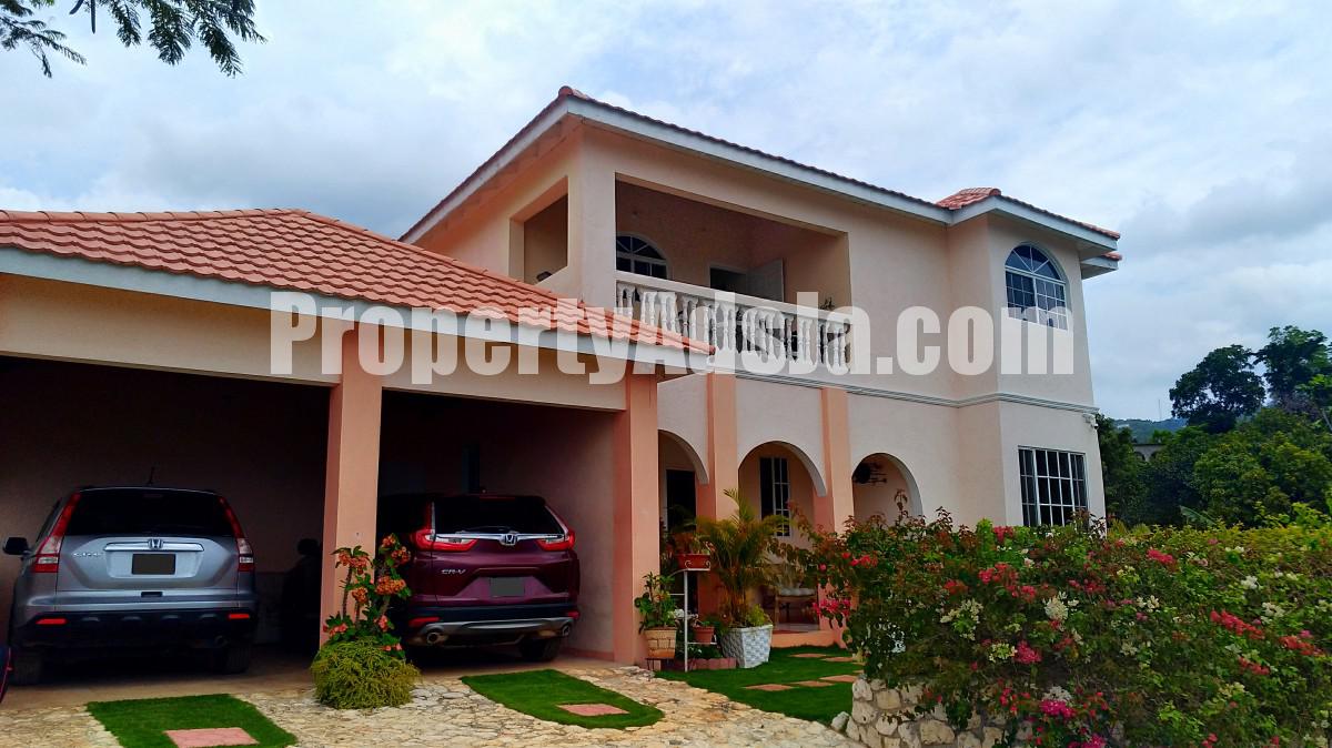 House For Sale in Red Hills Kingston 19, Kingston / St. Andrew Jamaica