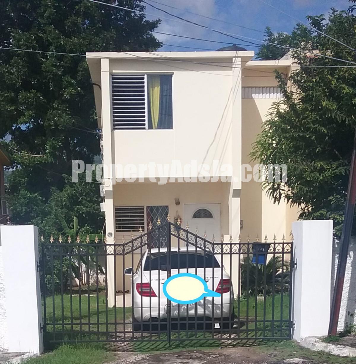 Townhouse For Rent in Mona, Kingston / St. Andrew Jamaica