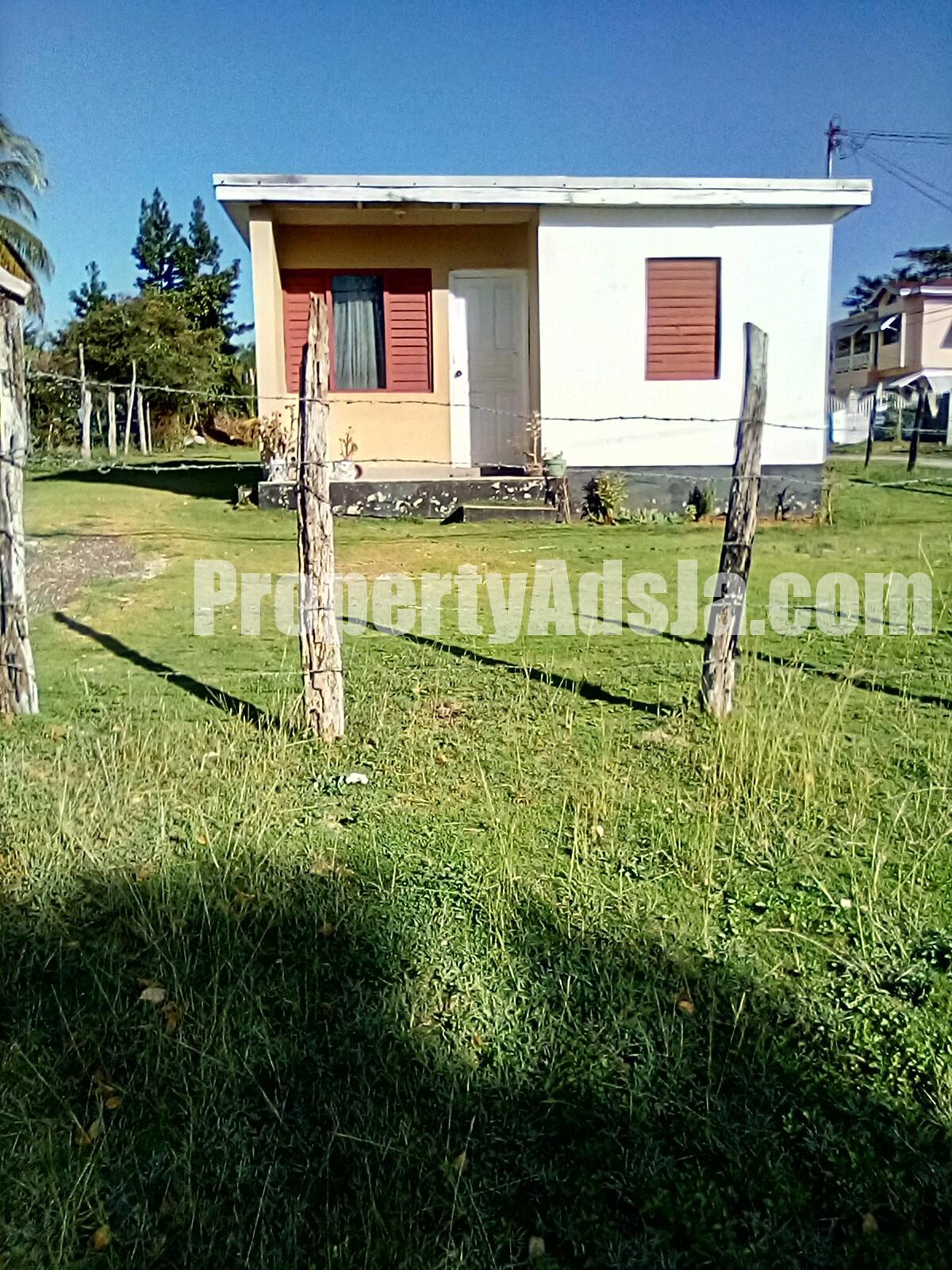 House For Sale in Lacovia, St. Elizabeth Jamaica