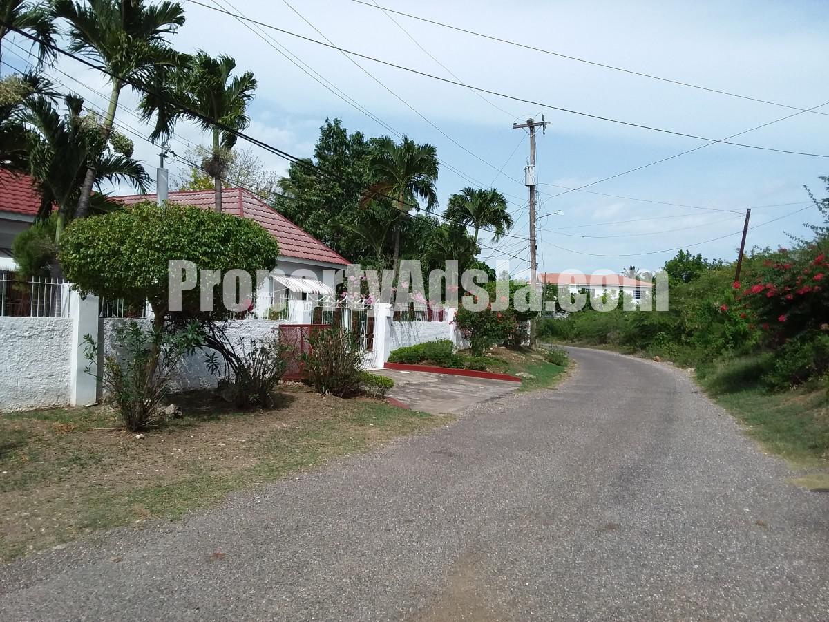 House For Sale in Inglewood, Clarendon Jamaica
