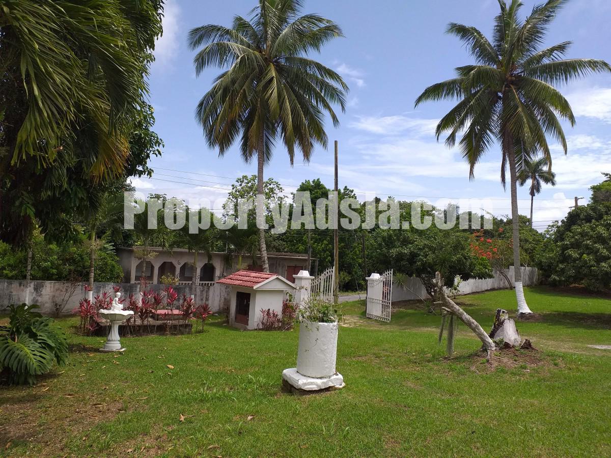 House For Sale in Highgate, St. Mary Jamaica