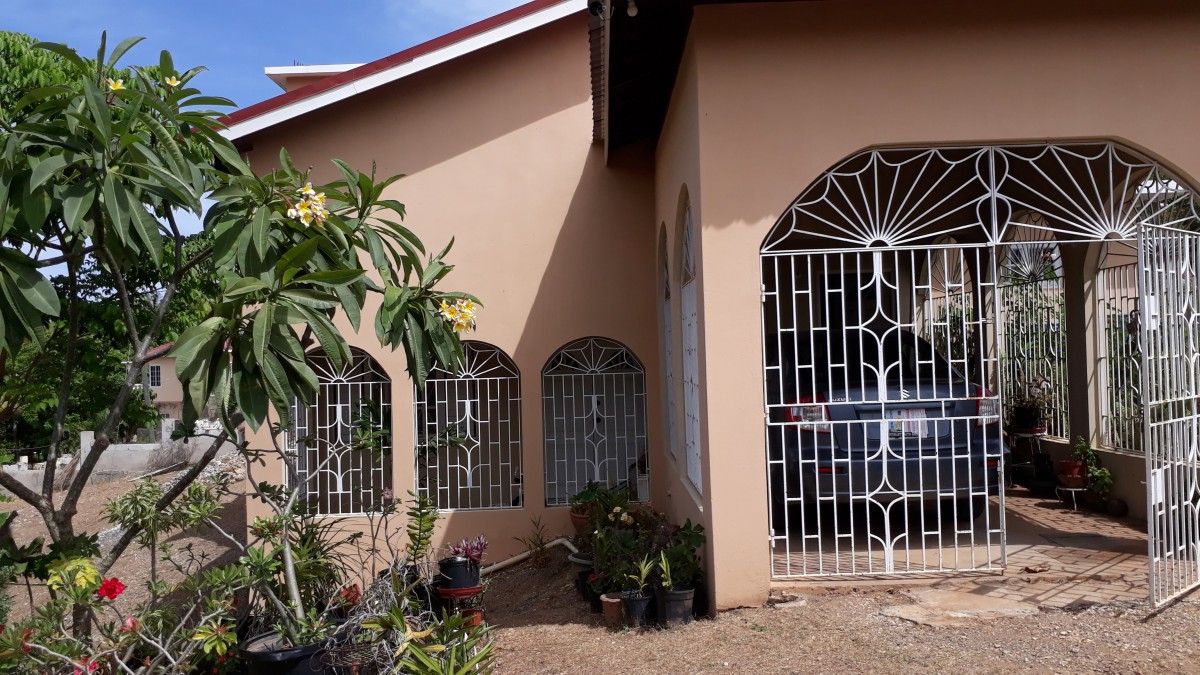 House For Sale in St Jago Heights, St. Catherine Jamaica