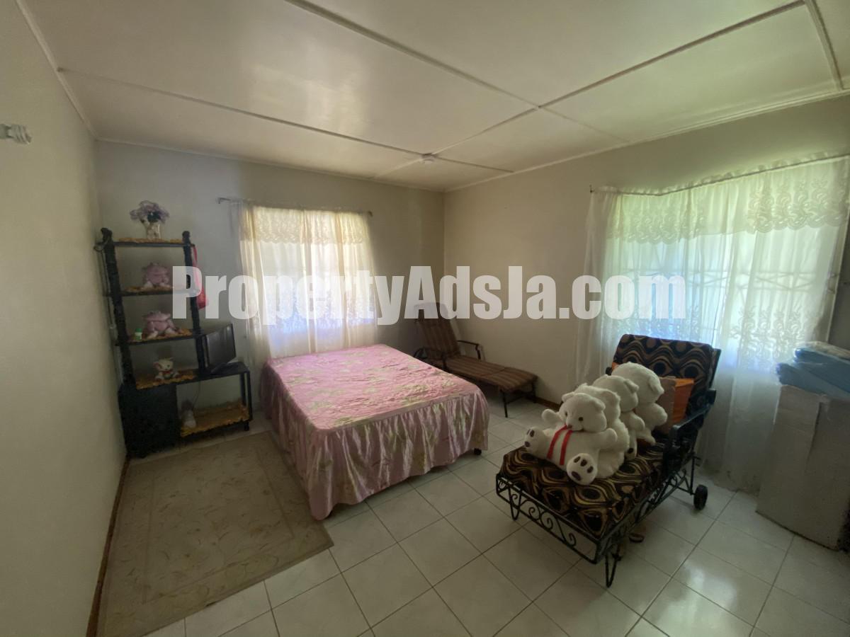 House For Sale in Osborne Store, Clarendon Jamaica