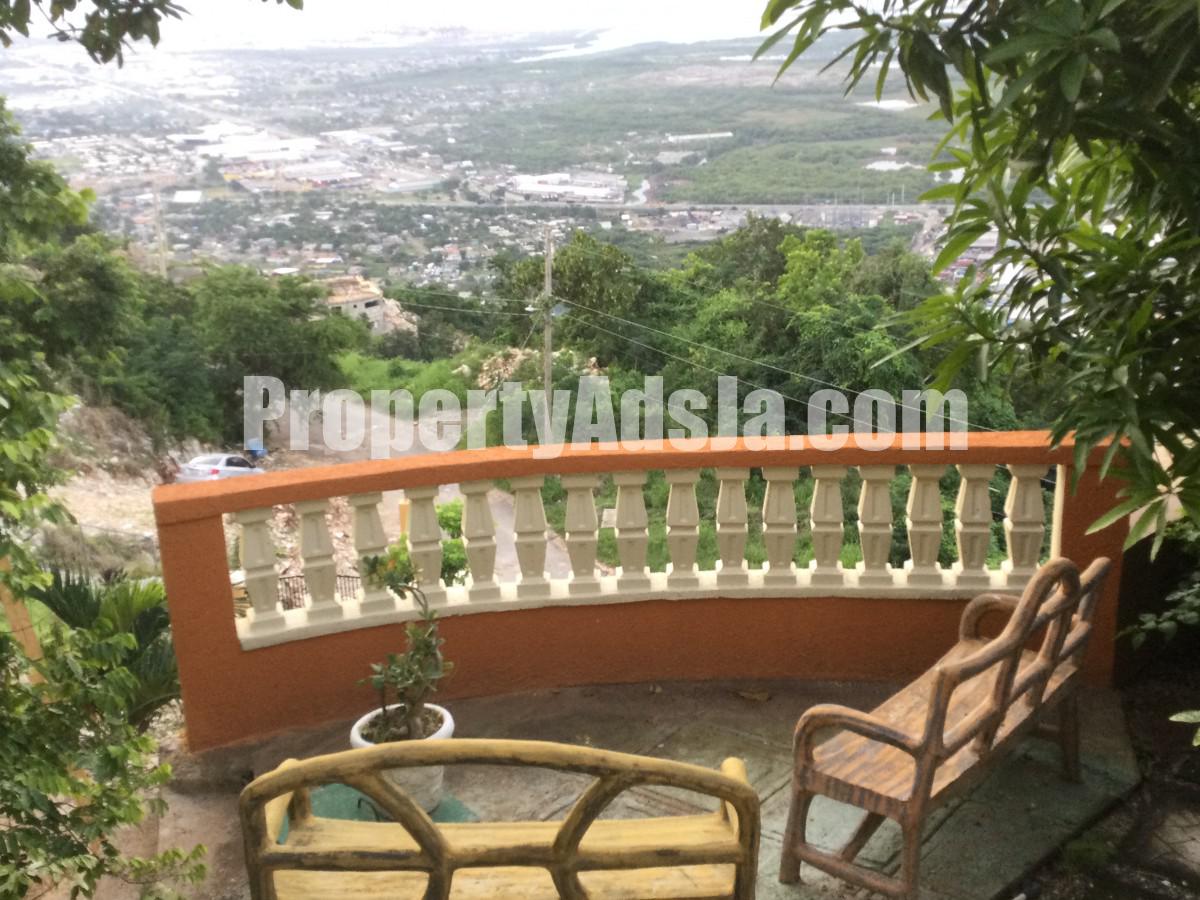 House For Sale in Plantation Heights, Kingston / St. Andrew Jamaica
