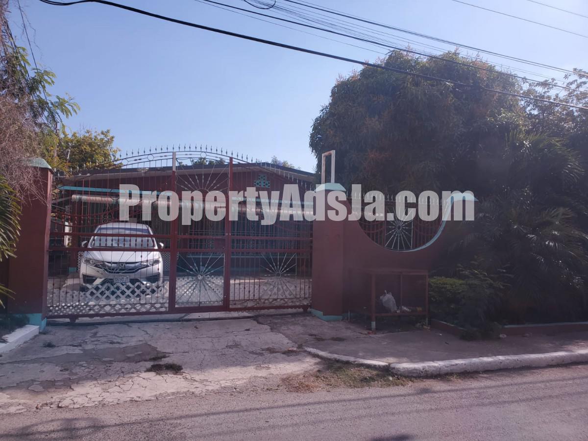 House For Sale in Hughenden, Kingston / St. Andrew Jamaica
