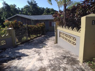 4 bed House For Sale - Mandeville, Manchester, Jamaica
