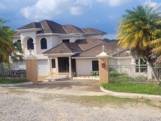 7 bed House For Sale in Mandeville, Manchester, Jamaica