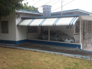 House For Sale in Whitehall Gardens, Kingston / St. Andrew Jamaica | [5]