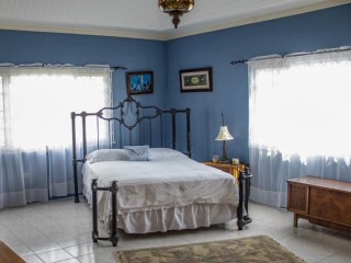 8 bed House For Sale in Kirkview Terrace, Manchester, Jamaica