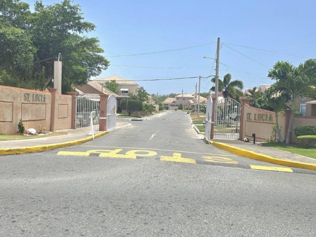 House For Sale in CARIBBEAN ESTATE, St. Catherine Jamaica | [6]